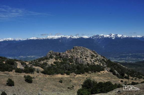 Trilha que sobe o Cerro Piltriquitrón, em El Bolsón, na Argentina